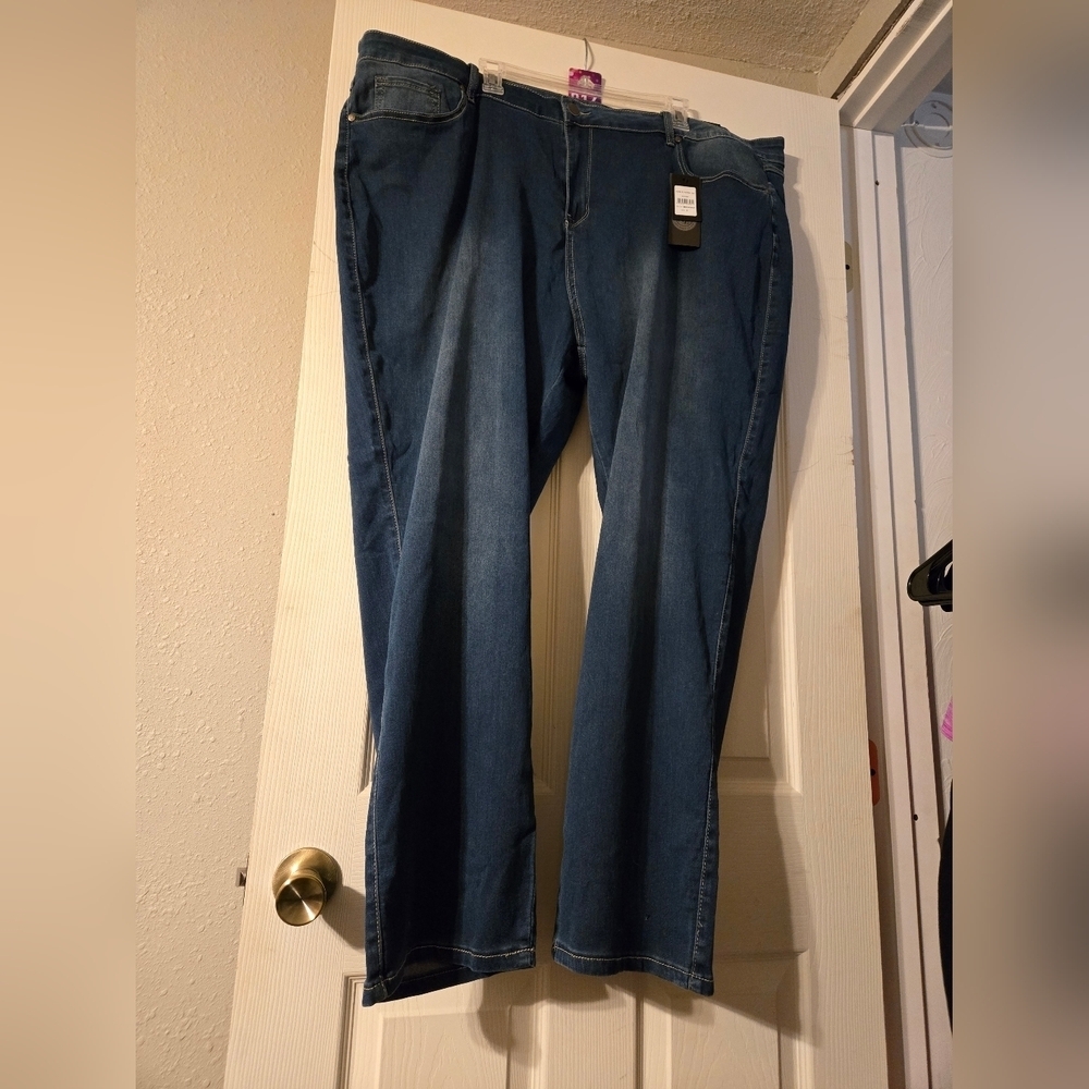 Avenue Butter Denim Straight Leg Med Wash Jeans - 32A - Picture 3 of 5